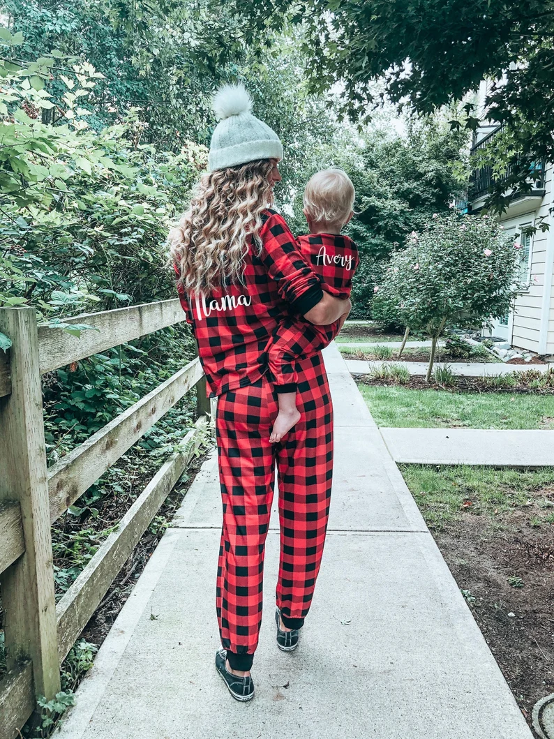 matching-family-pajamas-canada