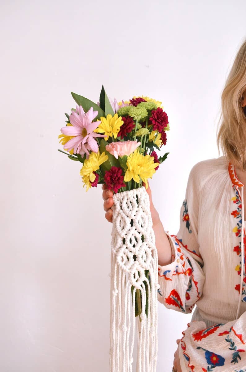 macrame-flower-bouquet-wrap