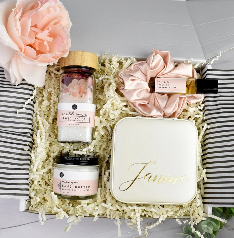 bridesmaid-proposal-gift-boxes-canada