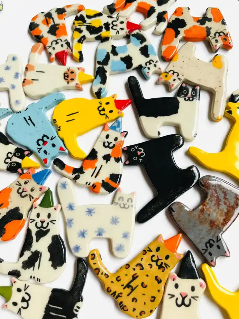 ceramic-cat-magnets