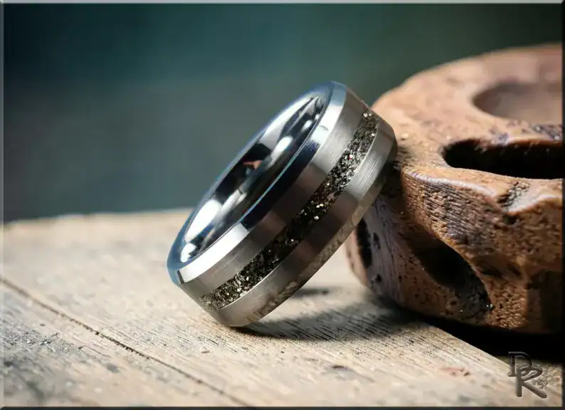 tungsten-wedding-bands-canada