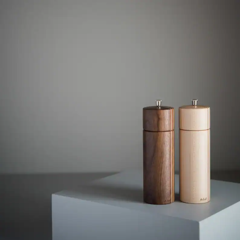made-in-canada-salt-and-pepper-grinders