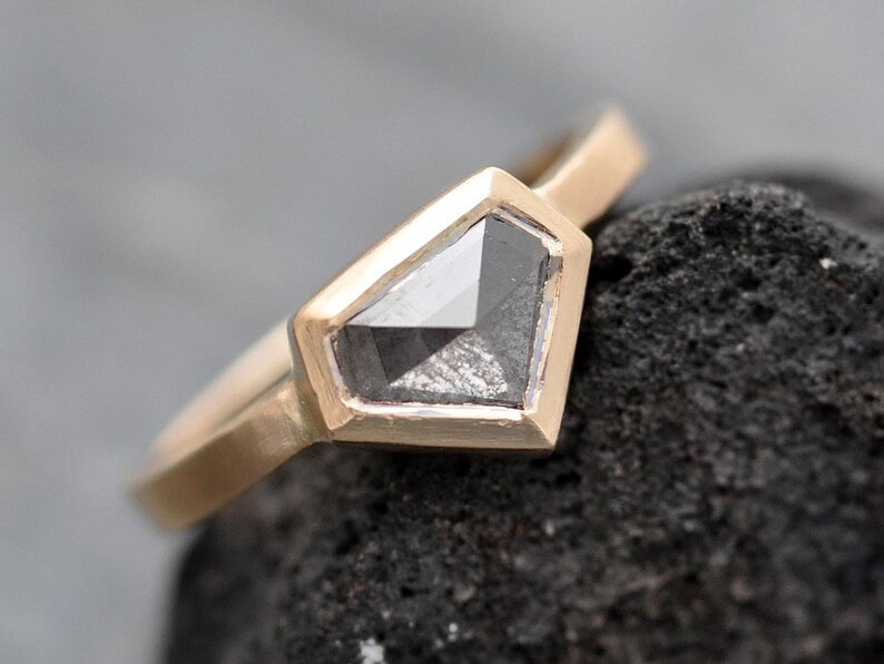 salt-and-pepper-diamond-rings-canada