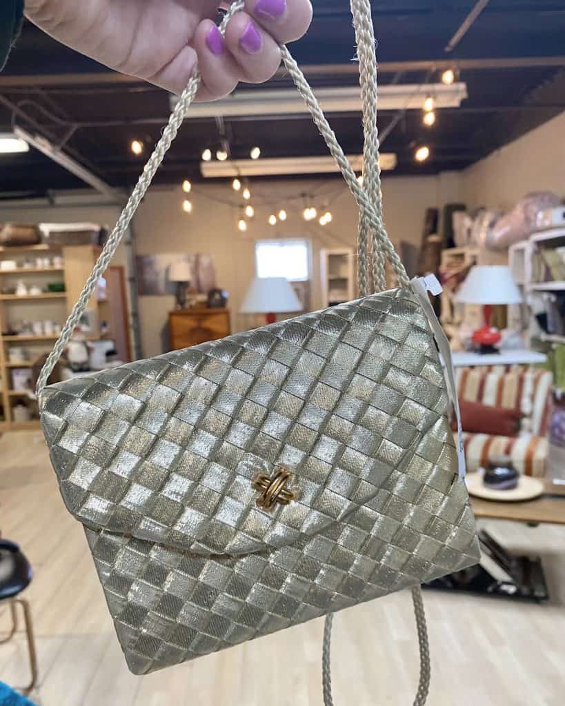 gold-vintage-purse