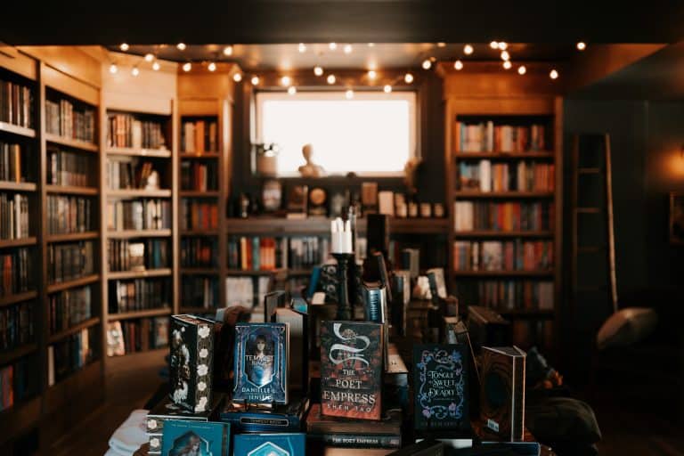 lit-wine-and-books-collingwood-ontario